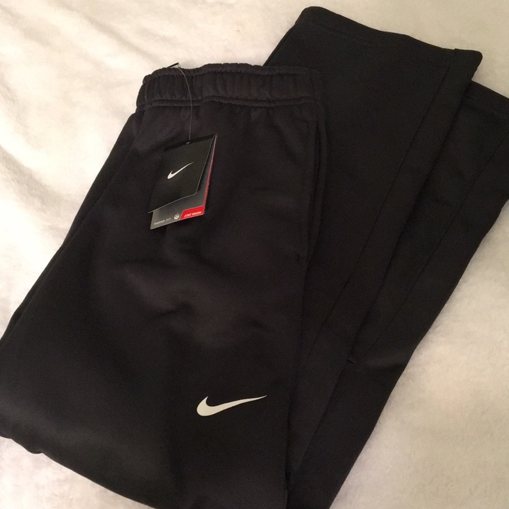 Boys Therma-Fit NWT Nike BOY'S Knockout Sweatpants - Picture 2 of 8